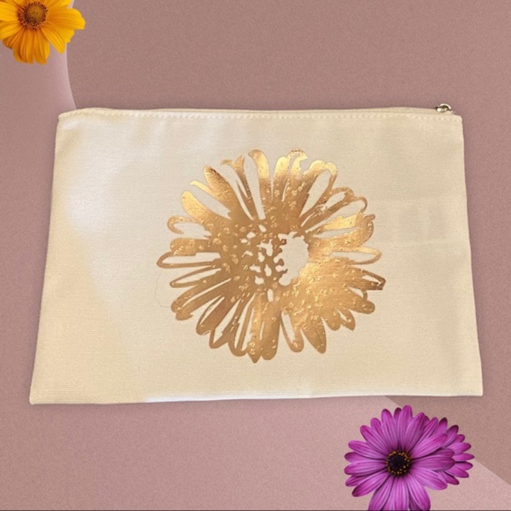 Zipper pouches. Approx 5.5 x 8.